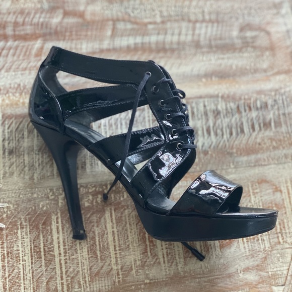 Stuart Weitzman heels size 8 - Picture 11 of 16